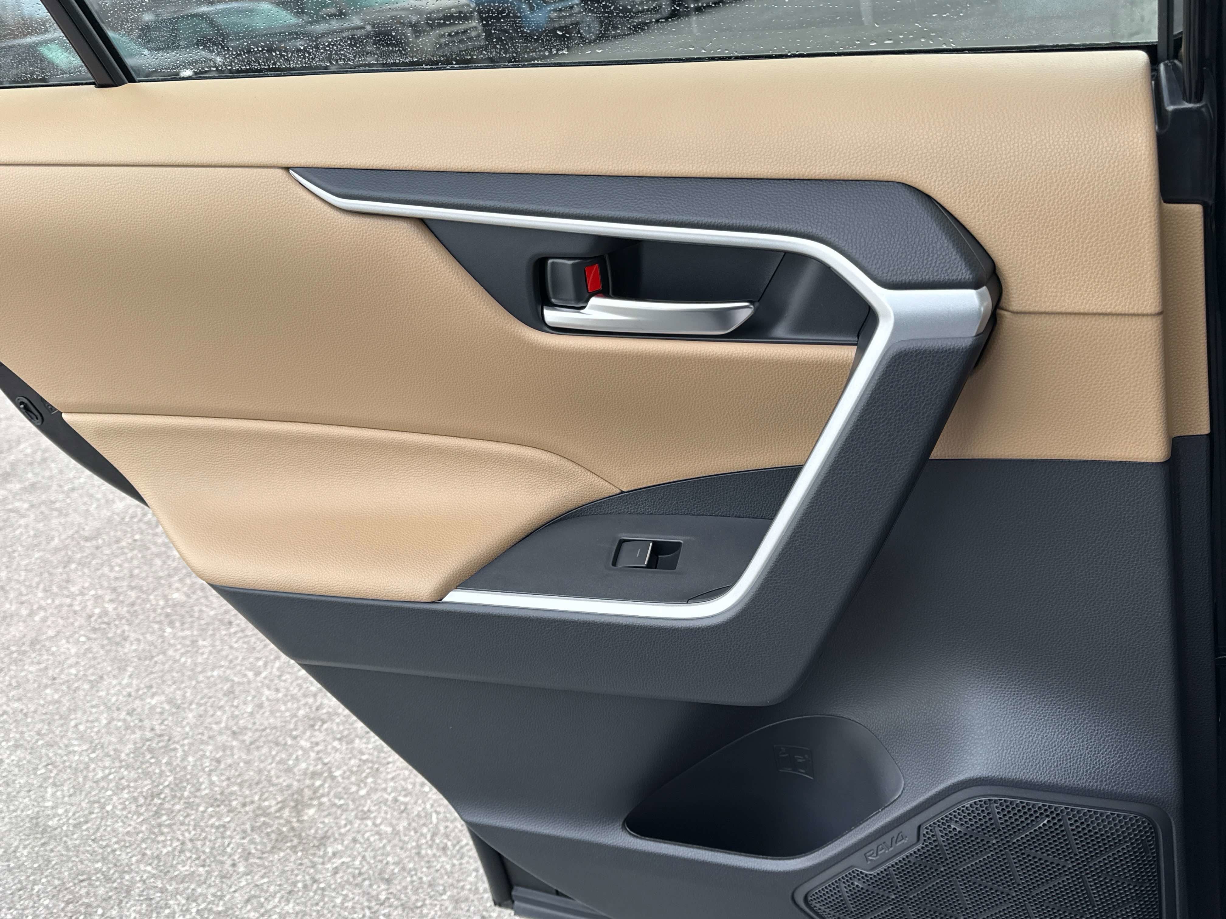 2025 Toyota RAV4 HYBRID Hybrid XLE