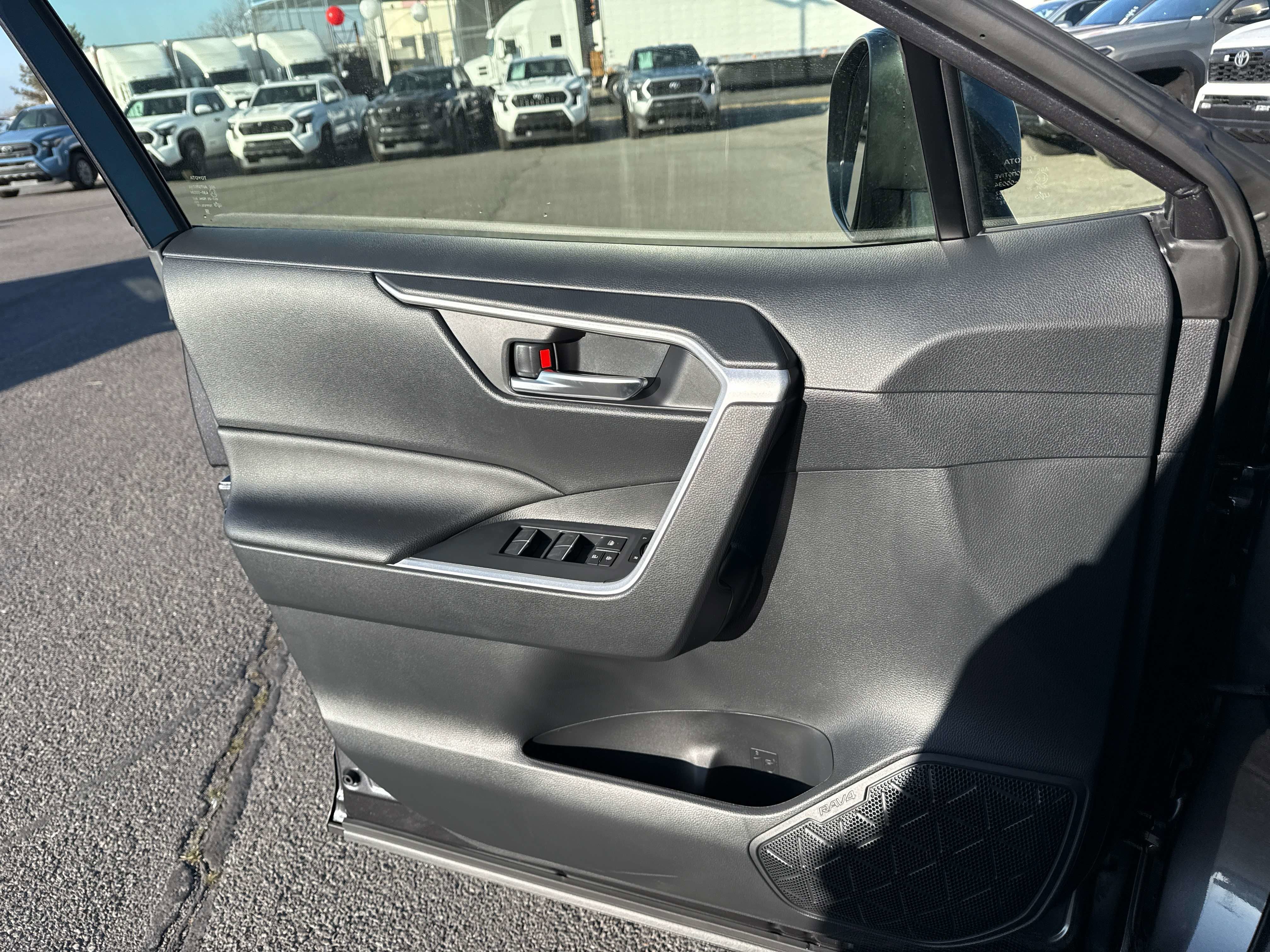 2025 Toyota RAV4 HYBRID Hybrid XLE