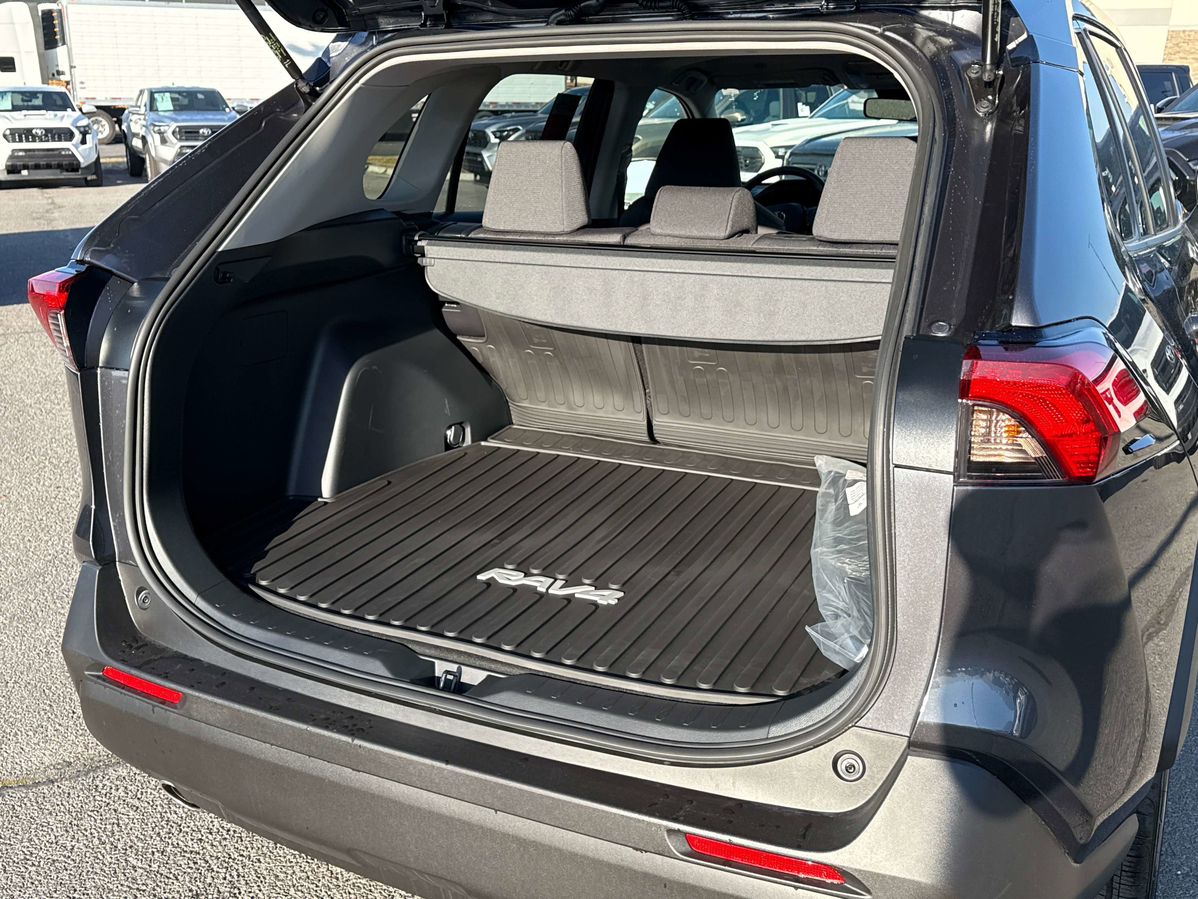 2025 Toyota RAV4 HYBRID Hybrid XLE