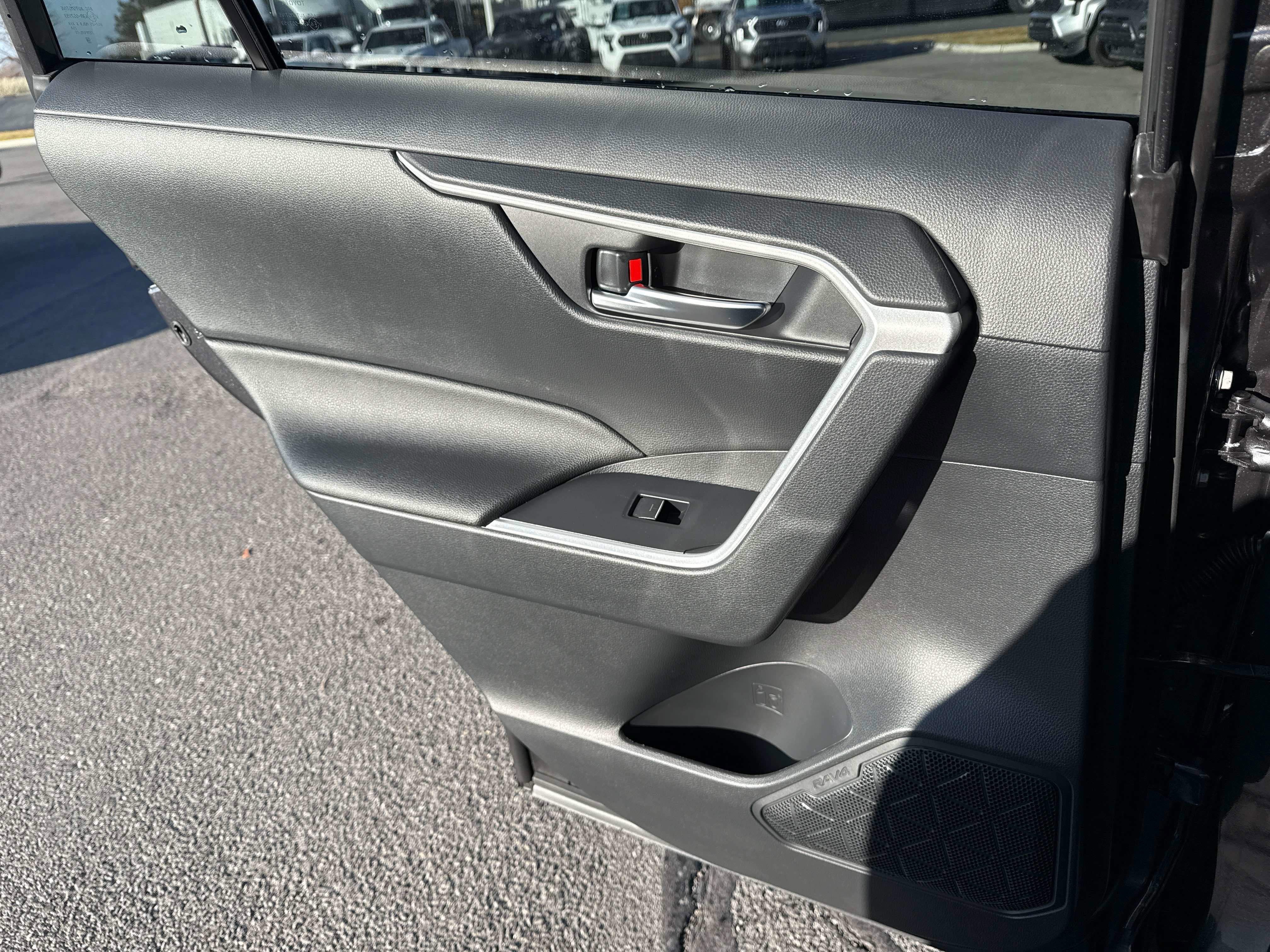 2025 Toyota RAV4 HYBRID Hybrid XLE