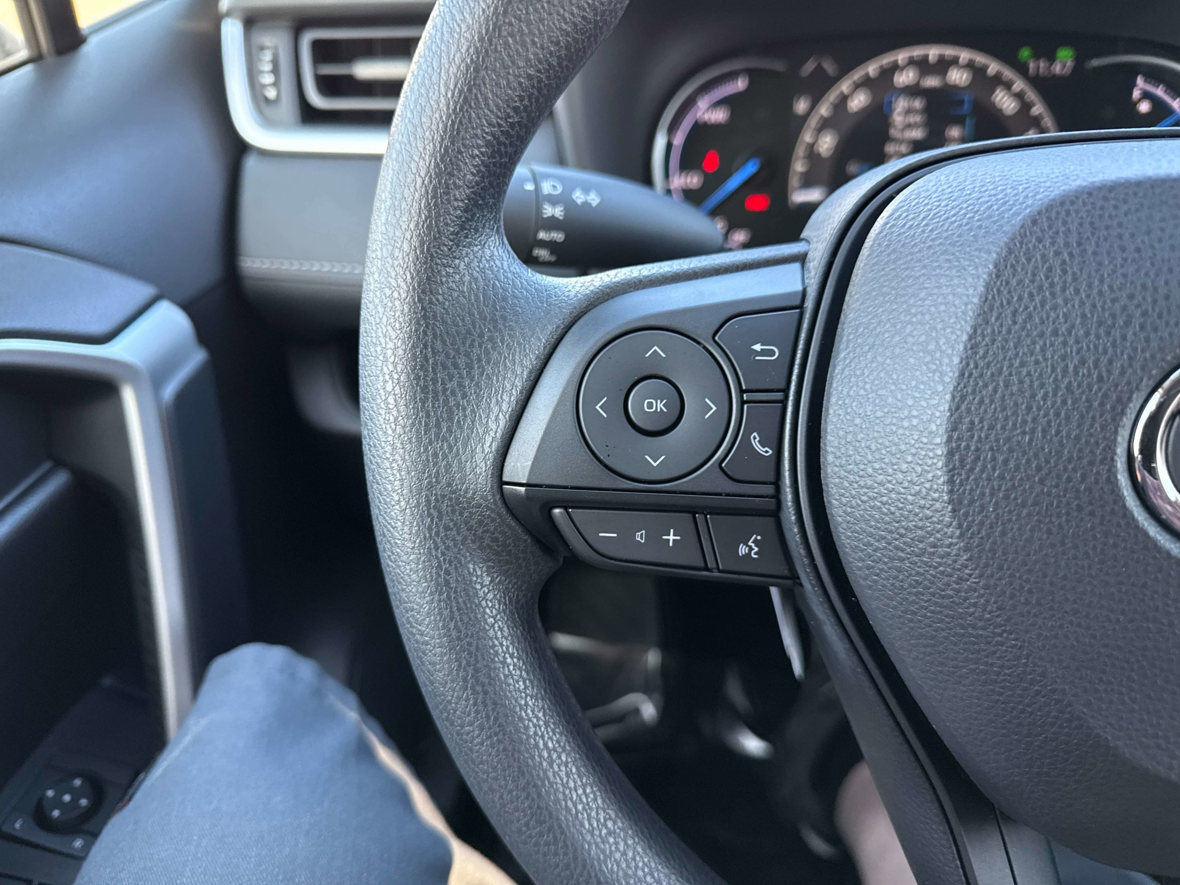 2025 Toyota RAV4 HYBRID Hybrid XLE