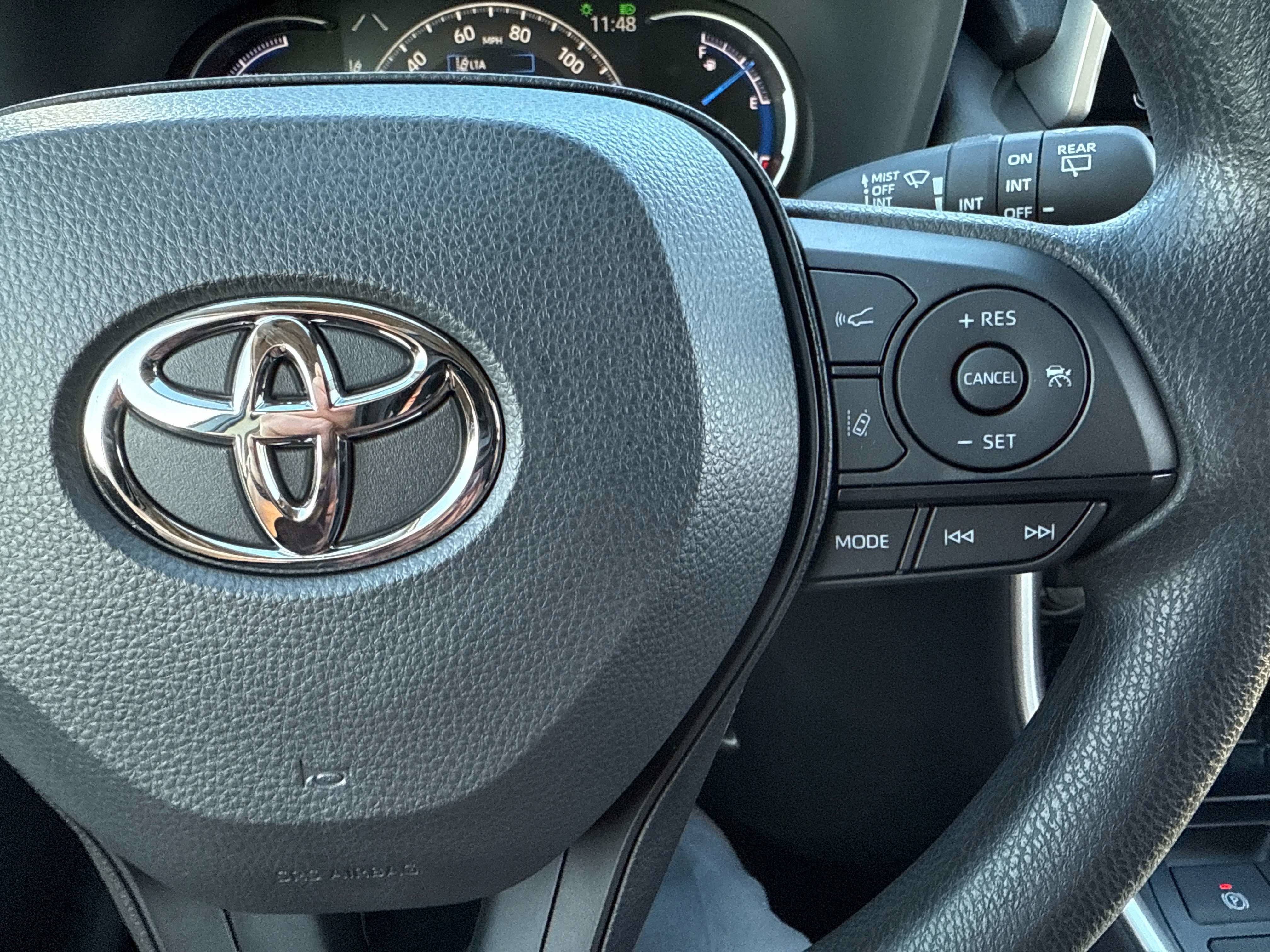 2025 Toyota RAV4 HYBRID Hybrid XLE