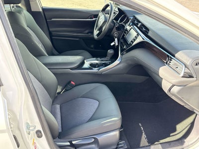 2018 Toyota CAMRY LE