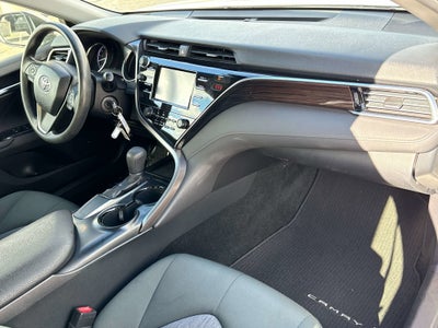 2018 Toyota CAMRY LE