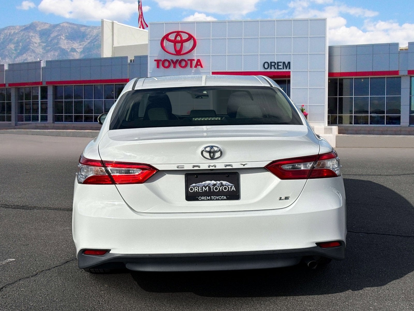 2018 Toyota CAMRY LE
