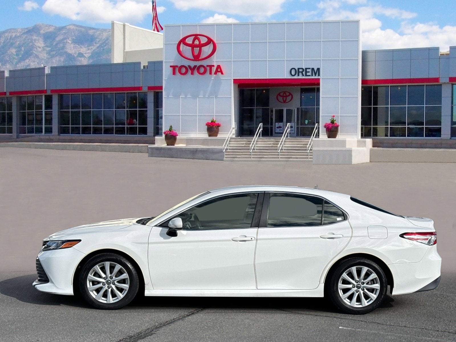 2018 Toyota CAMRY LE