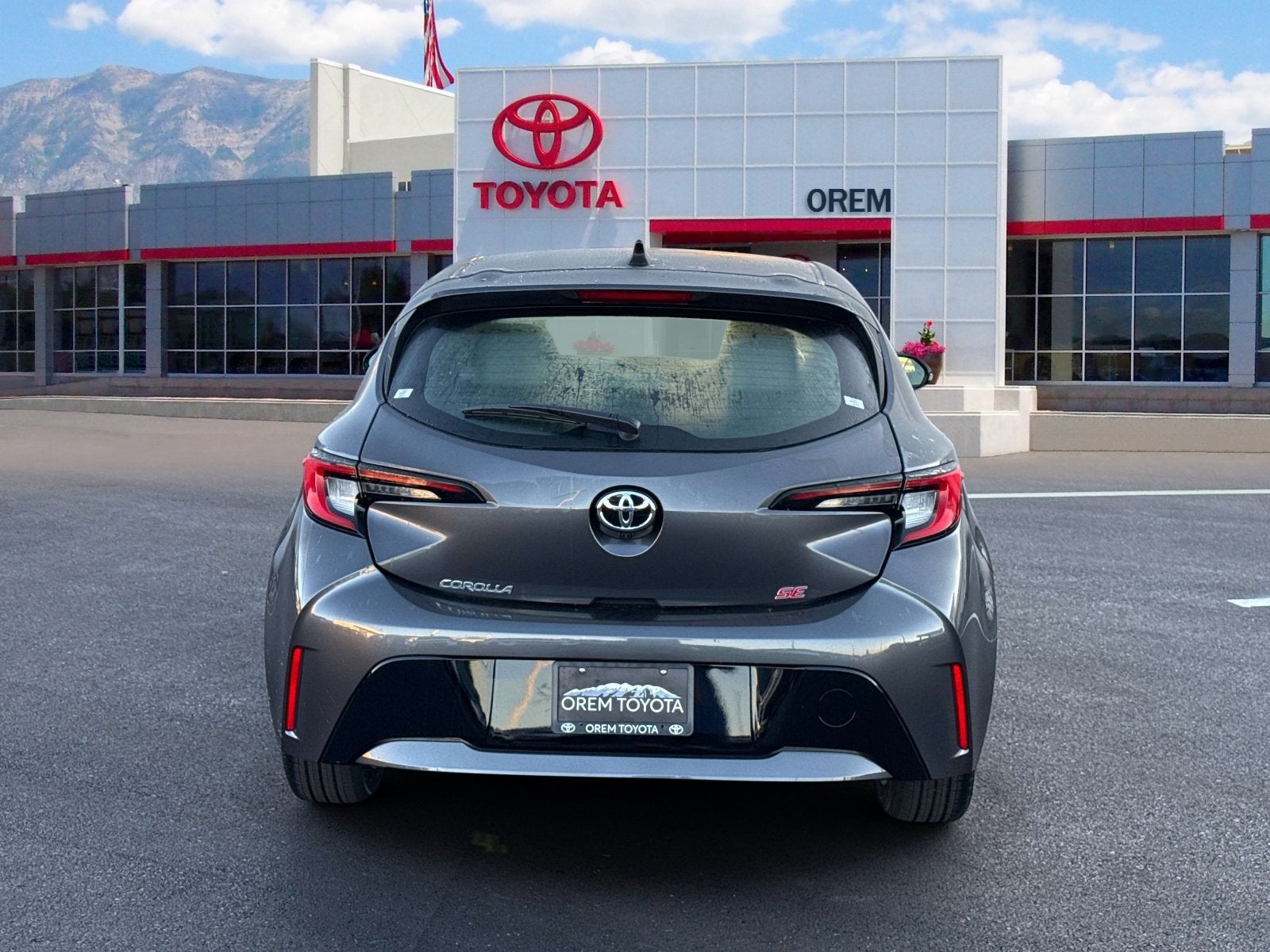 2027 Toyota Corolla Hatchback SE