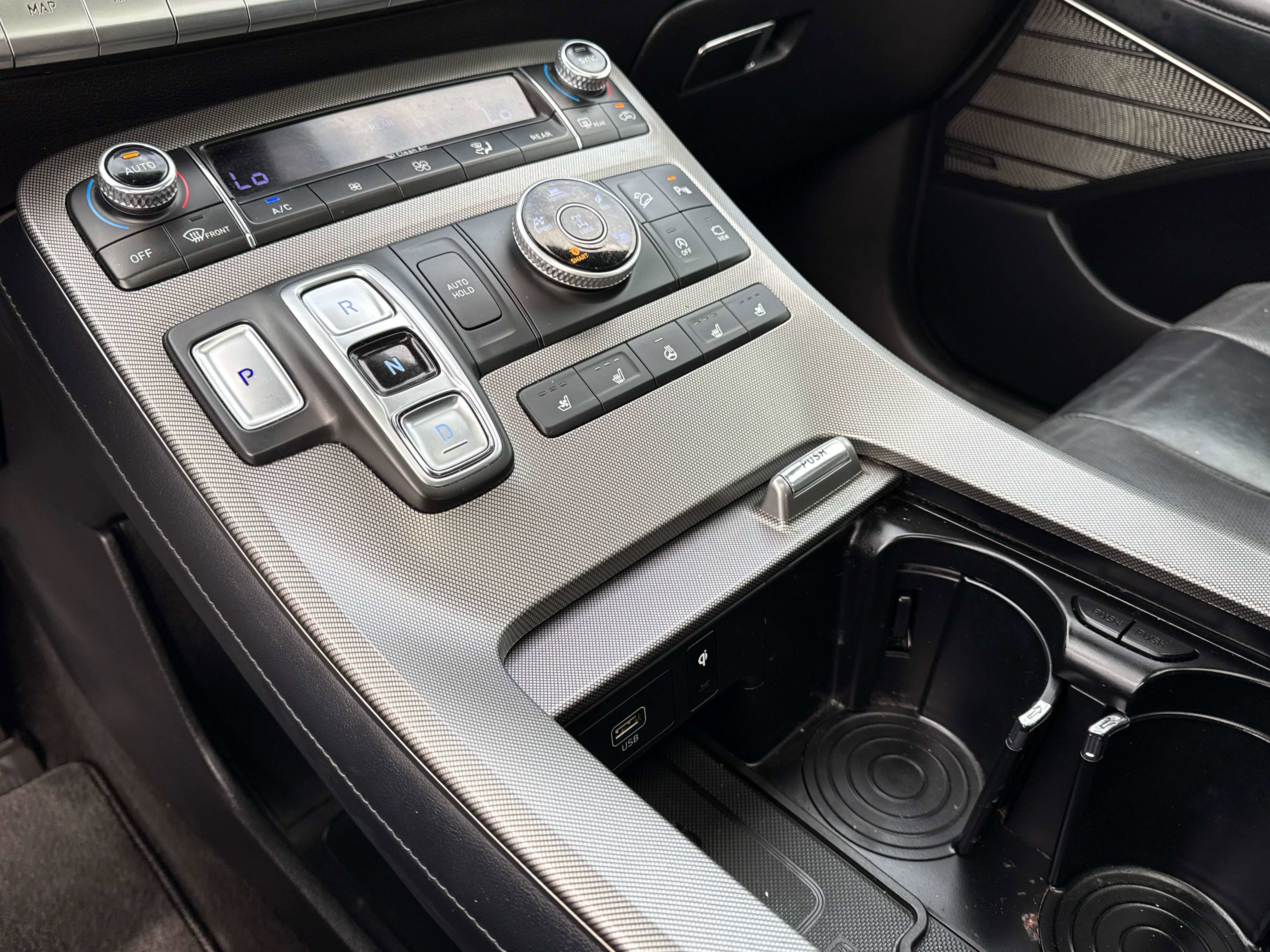 2020 Hyundai Palisade Limited - Photo 25