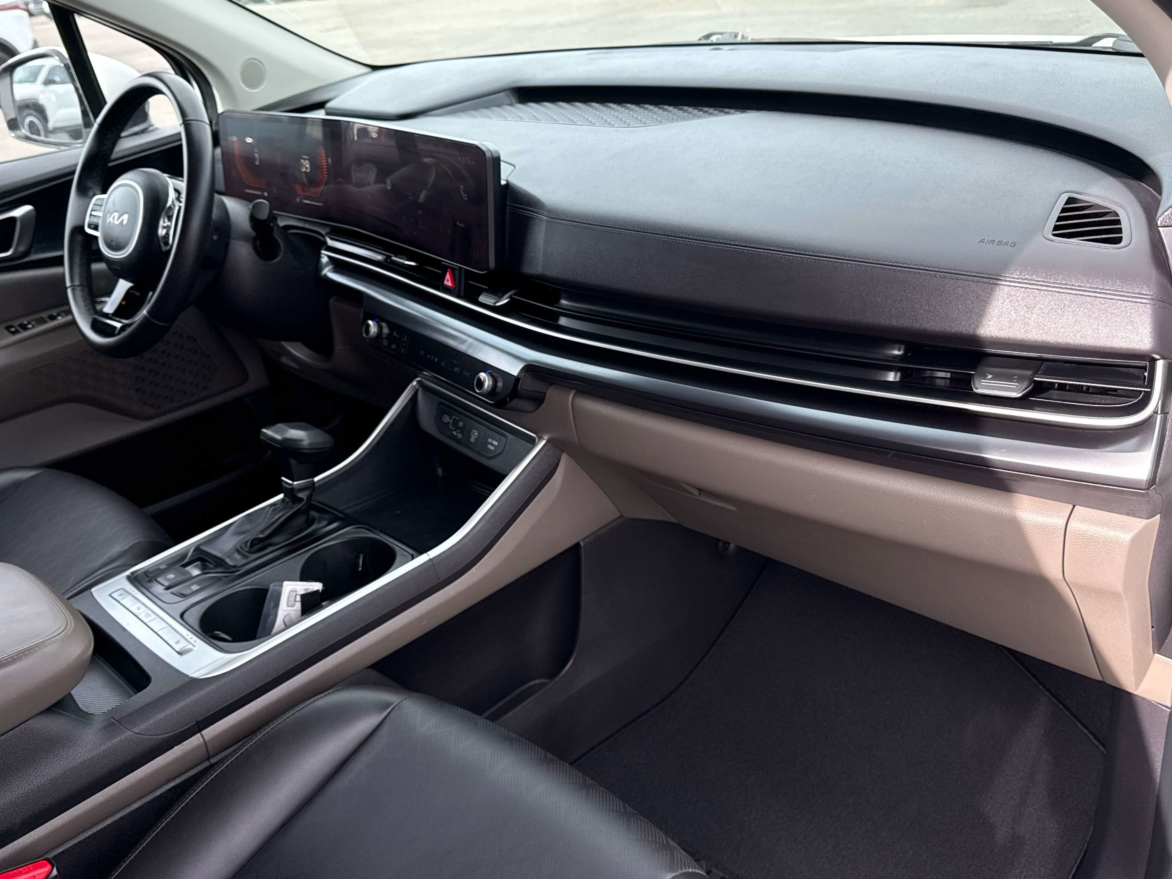 2025 Kia Carnival LXS