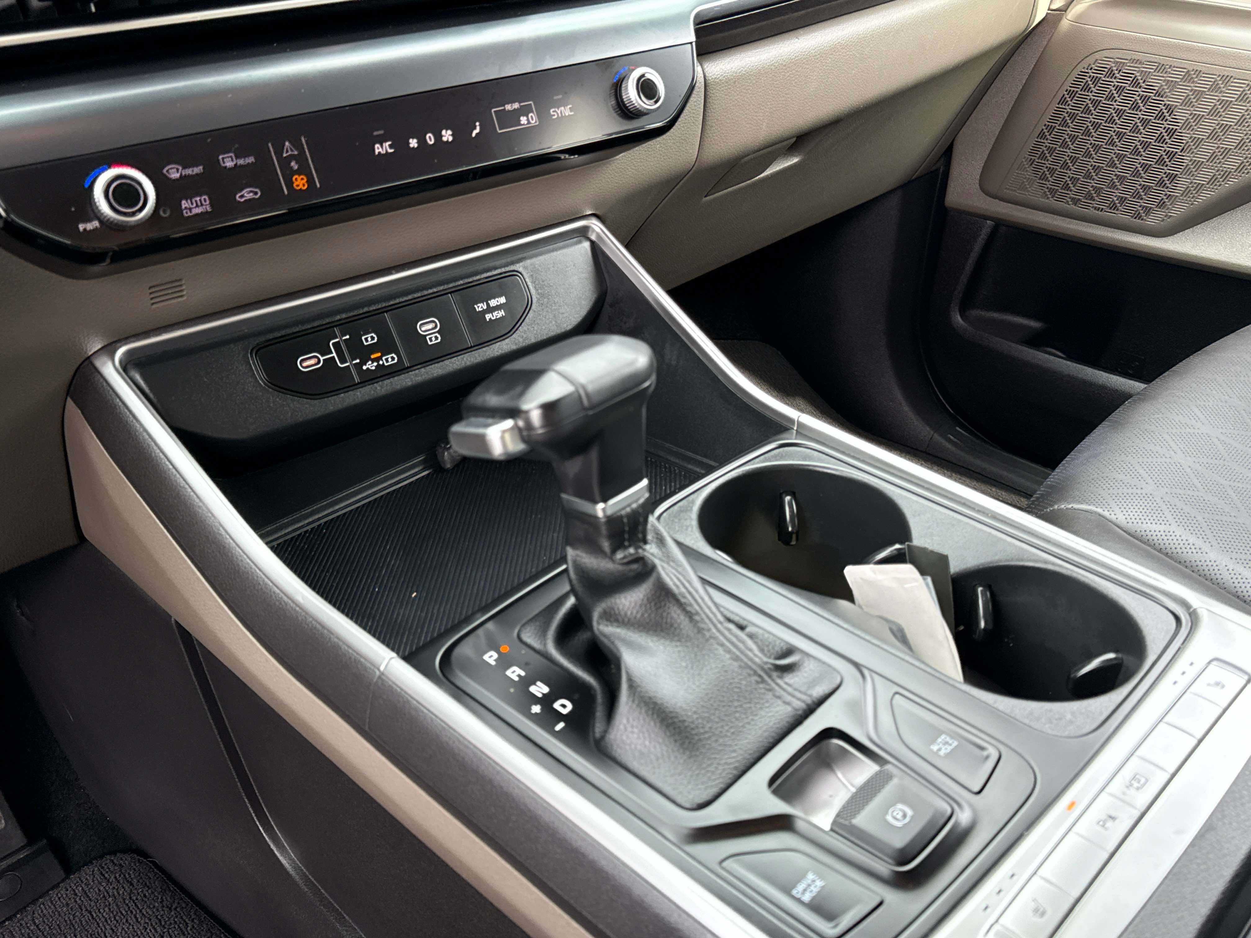 2025 Kia Carnival LXS