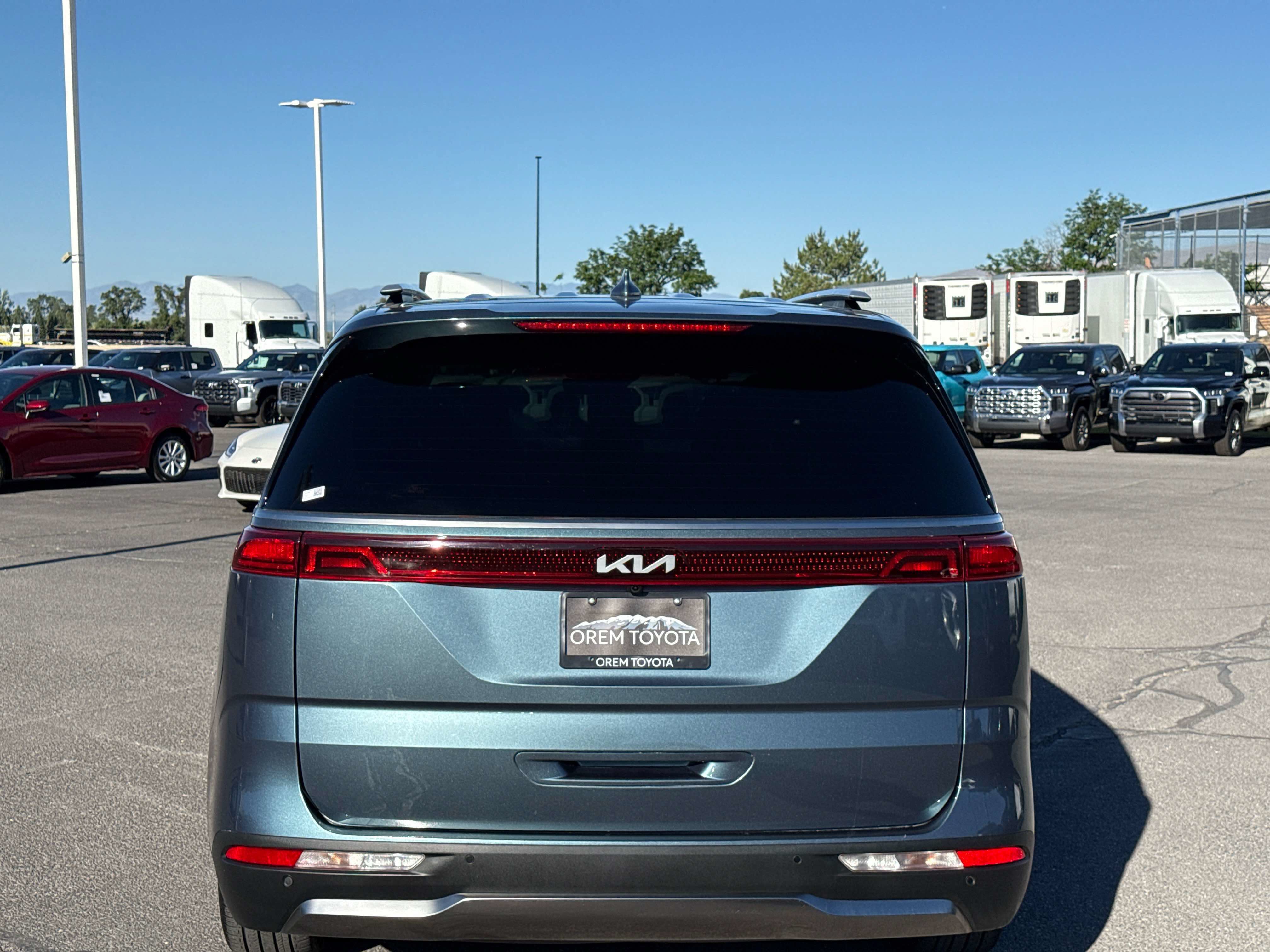 2024 Kia Carnival SX