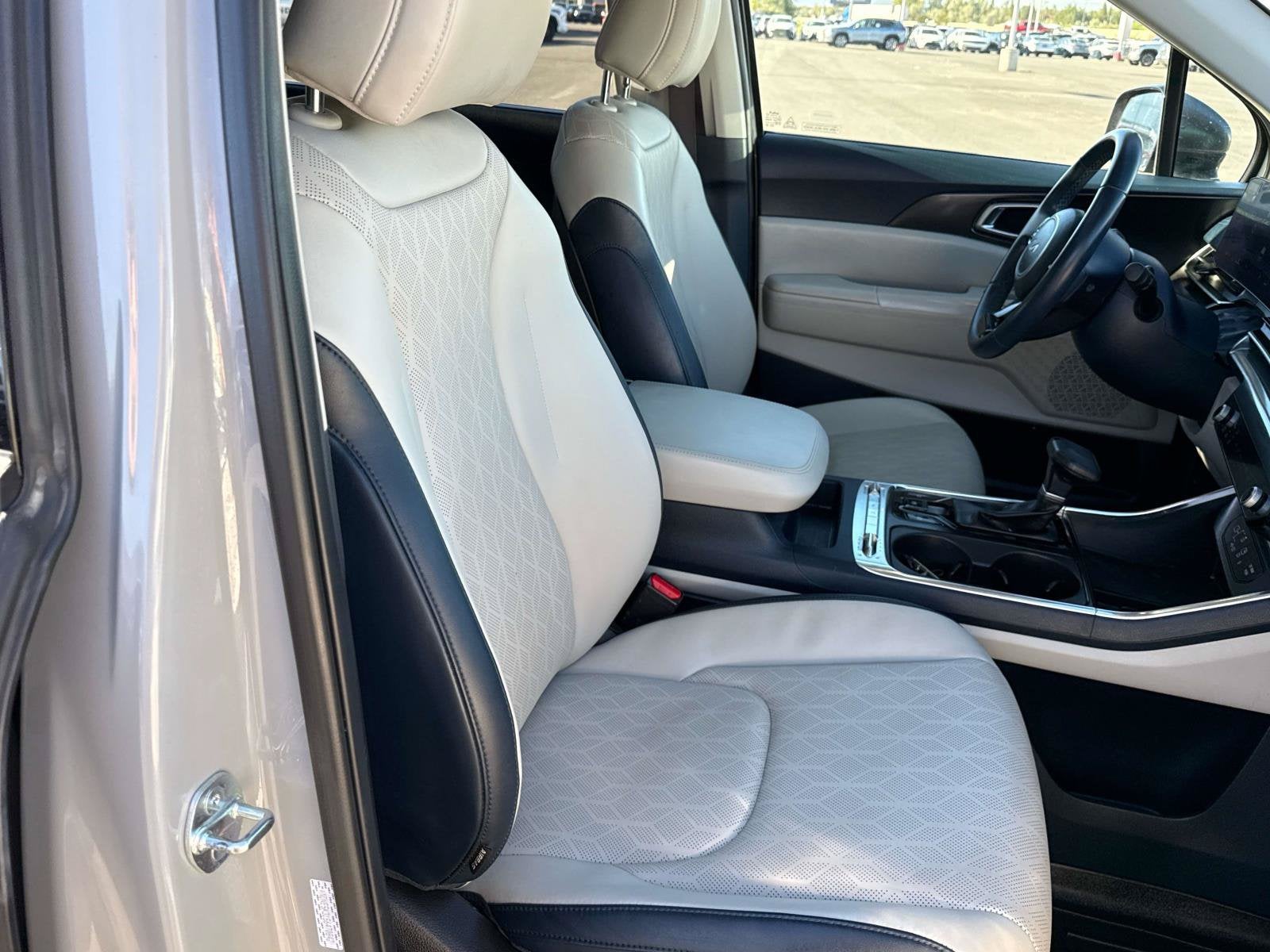 2025 Kia Carnival SX