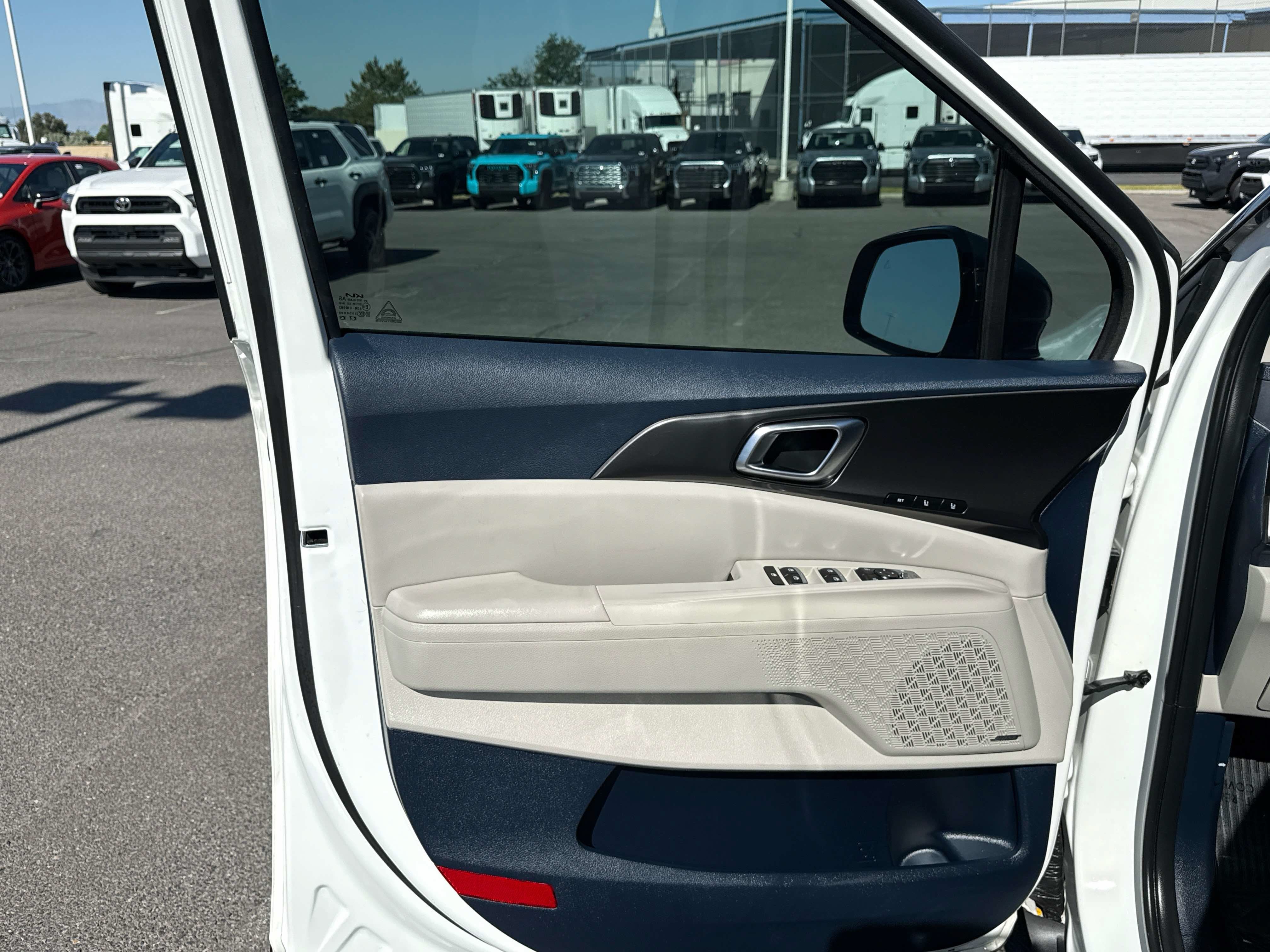 2025 Kia Carnival SX Prestige - Photo 12