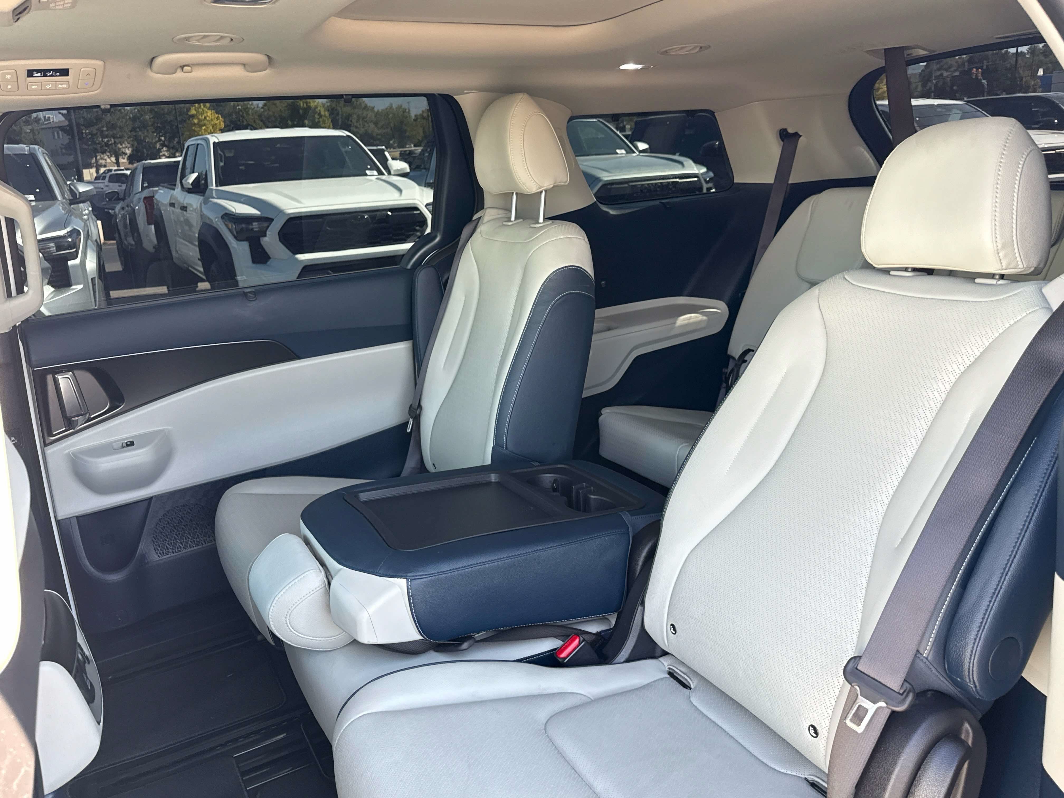 2025 Kia Carnival SX Prestige - Photo 13