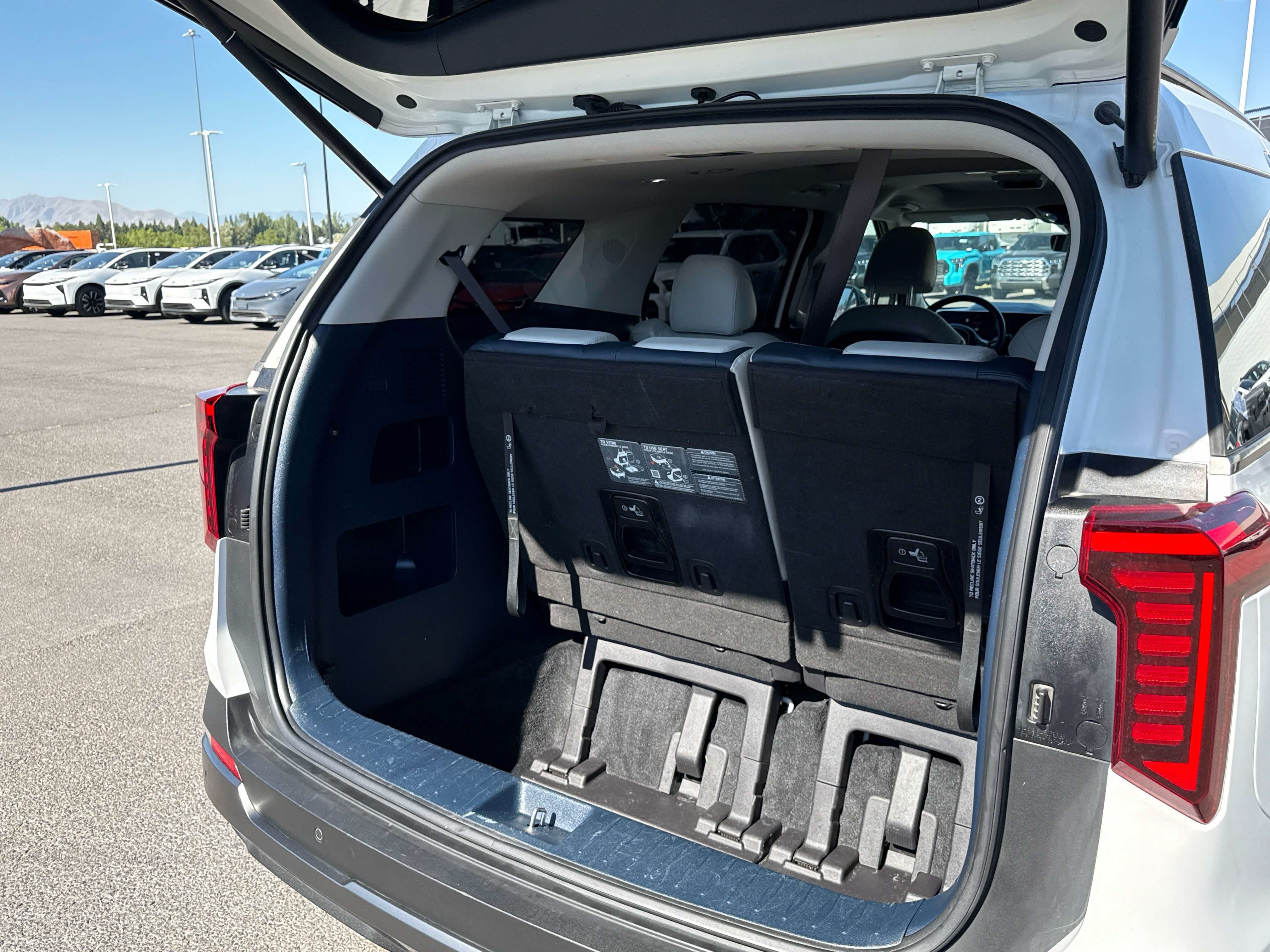 2025 Kia Carnival SX Prestige - Photo 15