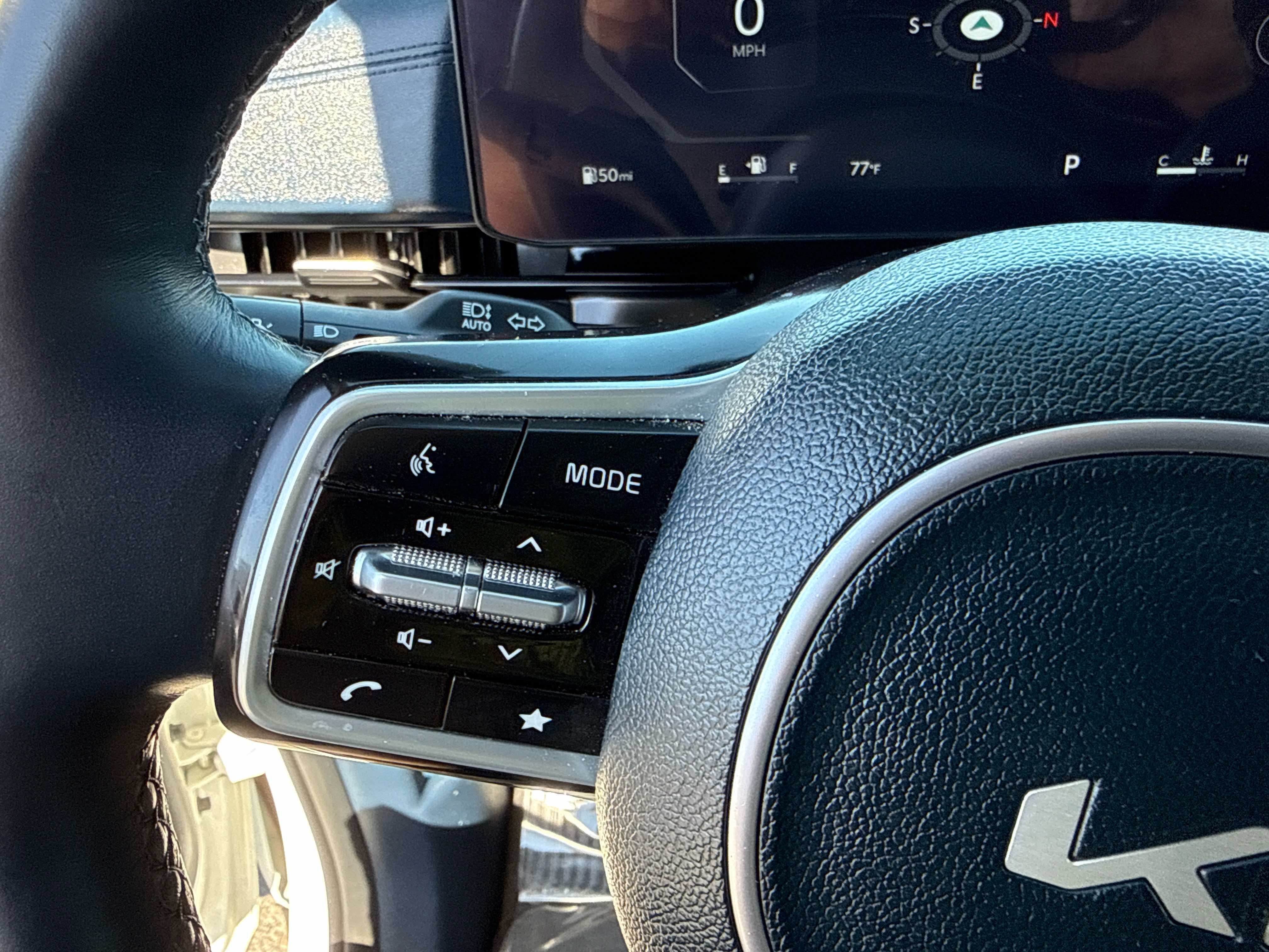 2025 Kia Carnival SX Prestige - Photo 25