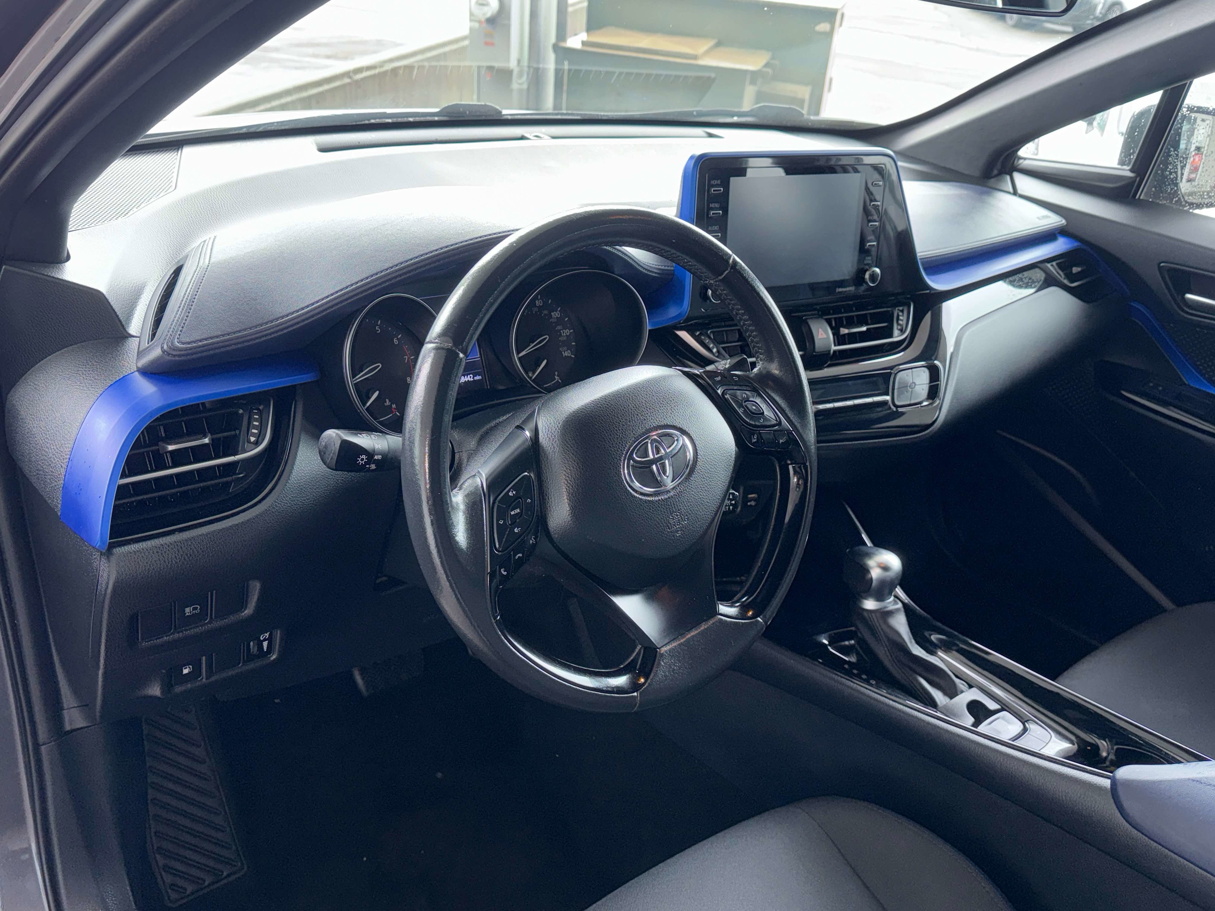 2022 Toyota C-HR XLE