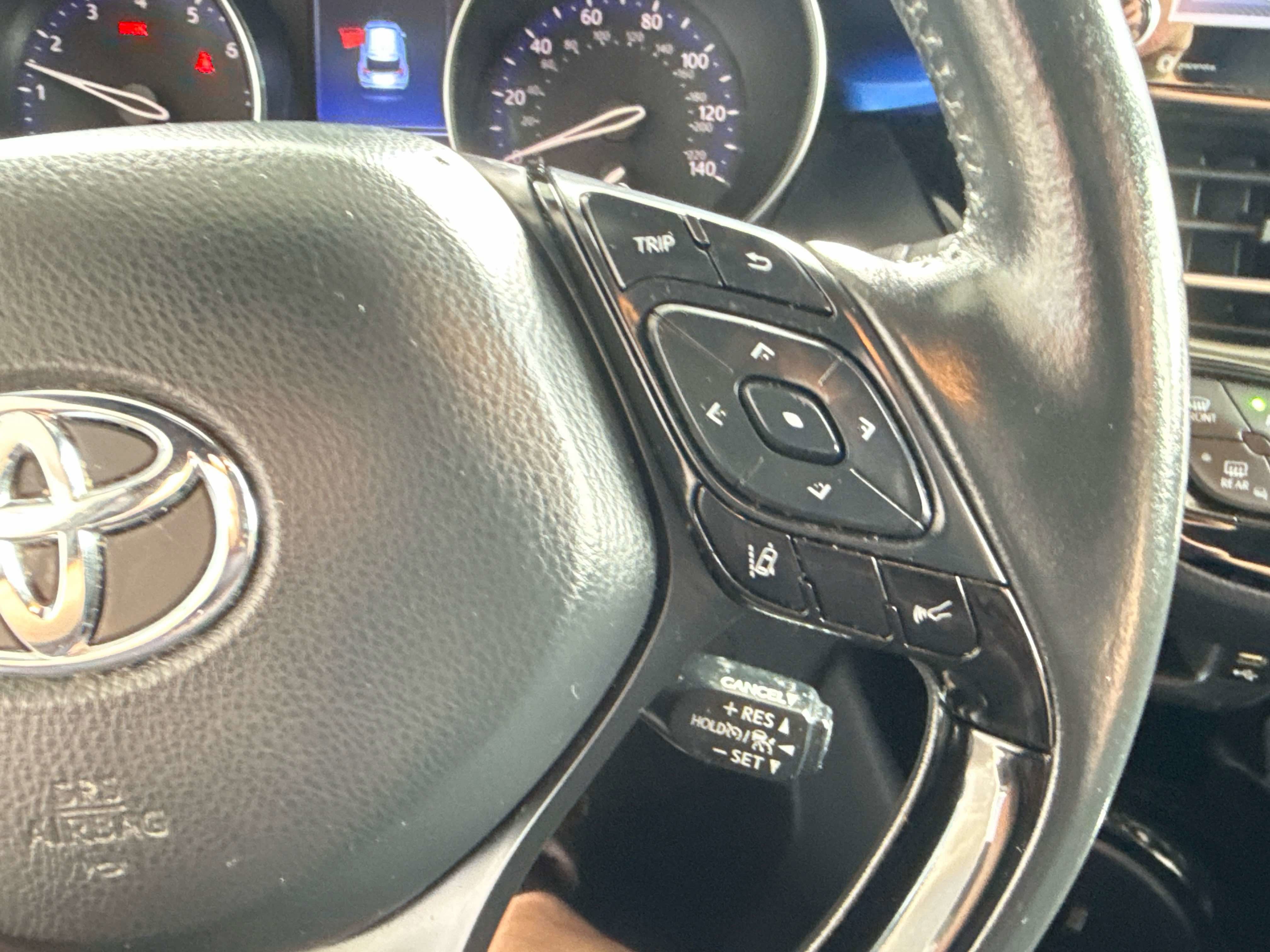 2022 Toyota C-HR XLE