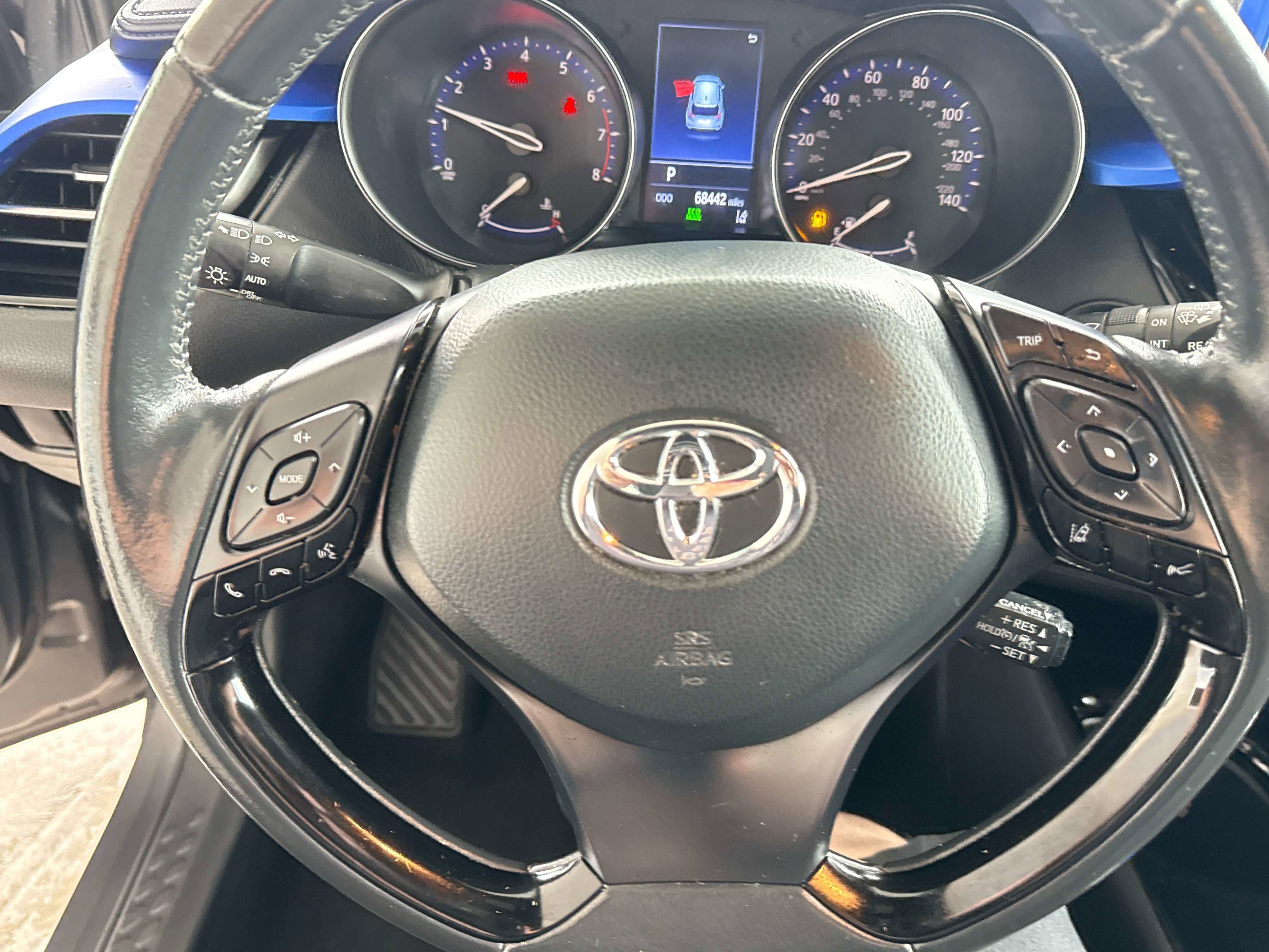 2022 Toyota C-HR XLE