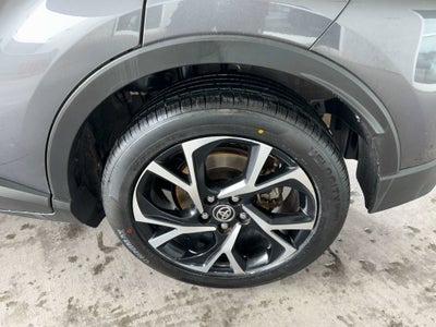 2022 Toyota C-HR XLE