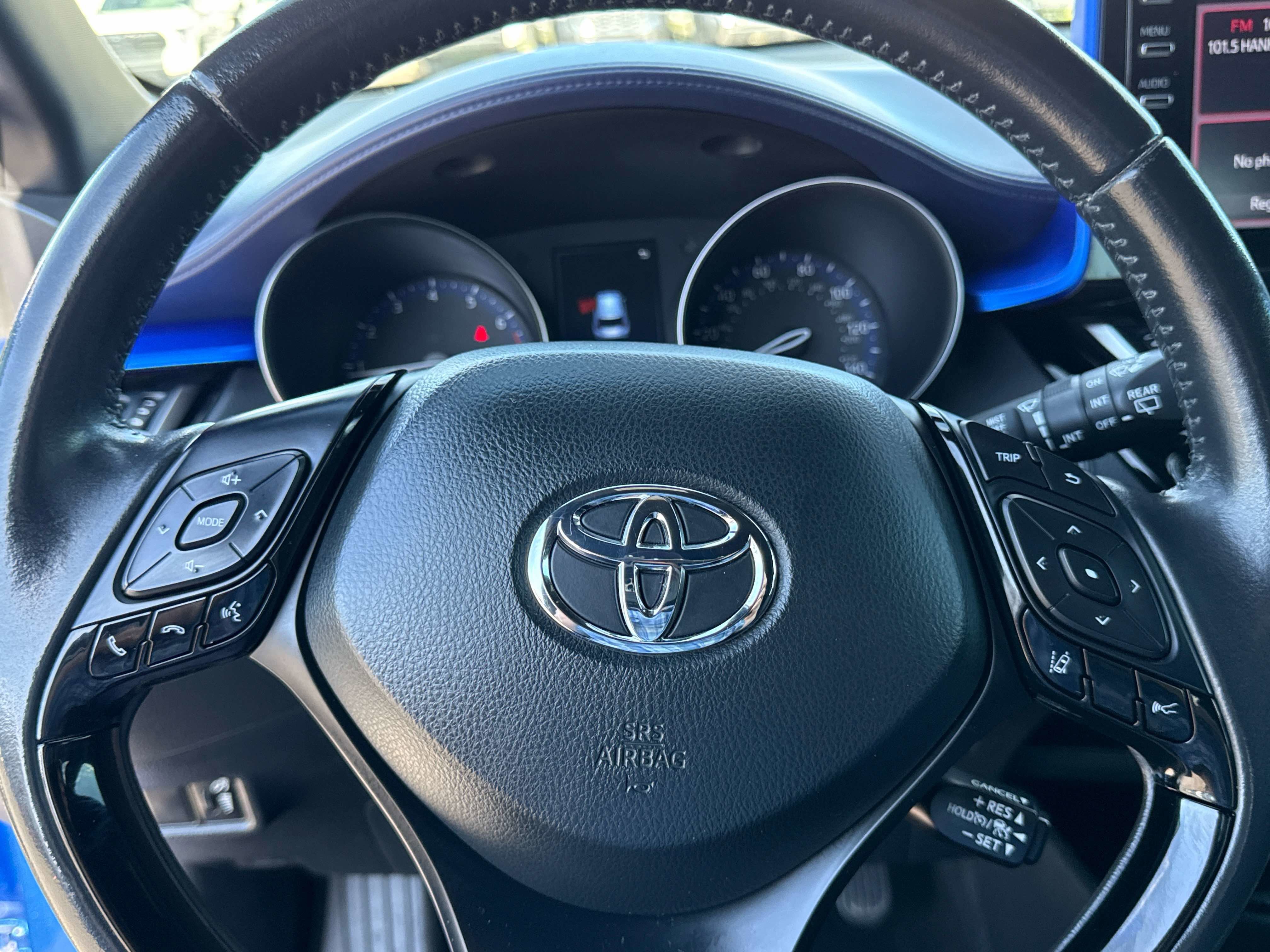 2022 Toyota C-HR XLE